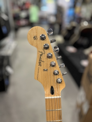 Store Special Product - Fender - Player Stratocaster Left Handed Maple - 3 Tone Sunburst
